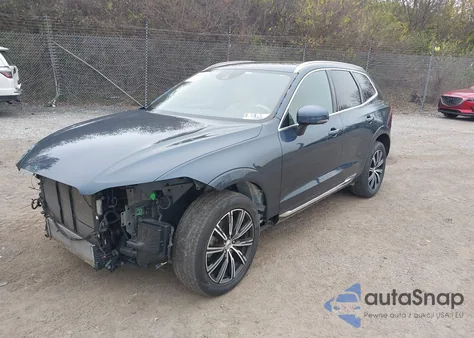 2021 Volvo Xc60 T6 Inscription z USA, uszkodzony, nr VIN YV4A22RL3M1744650